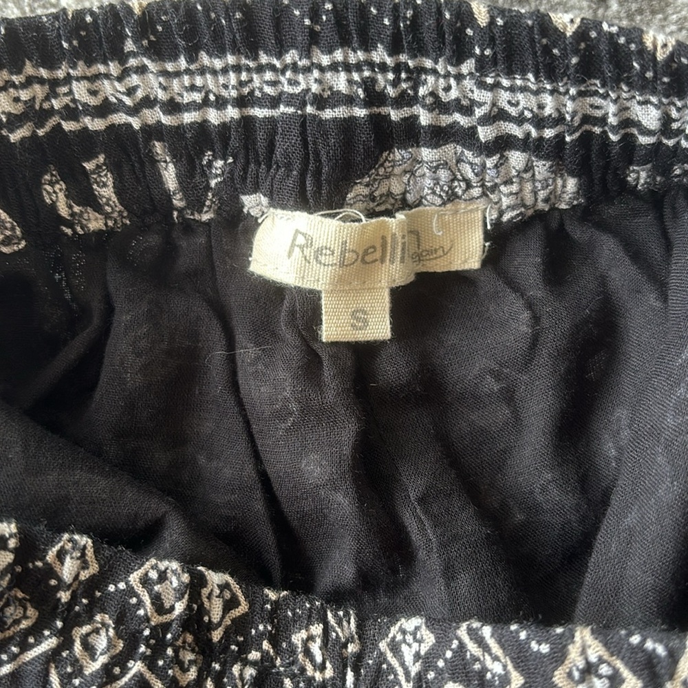 Patterned Shorts - Picture 3 of 3